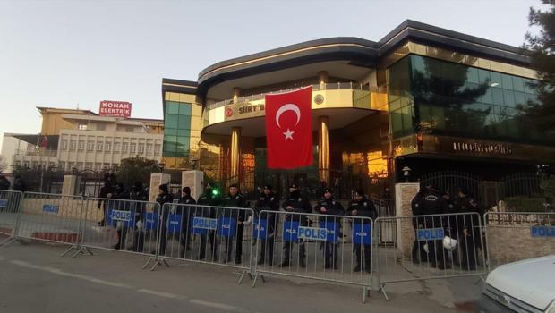 Siirt Belediyesi'ne kayyum: Vali Kemal Kızılkaya atandı