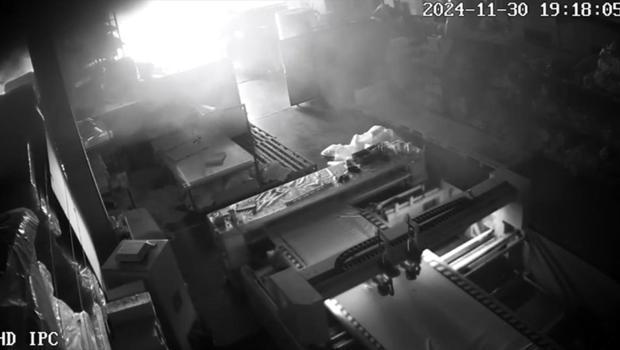 3 kişinin öldüğü fabrika yangınının başlama anı görüntüleri ortaya çıktı