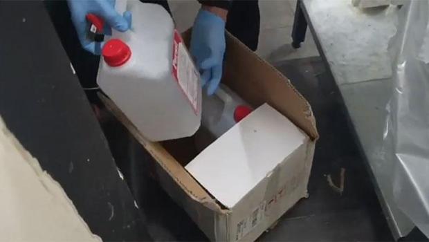 Bakan Yerlikaya duyurdu: 98 bin 600 litre etil alkol ele geçirildi
