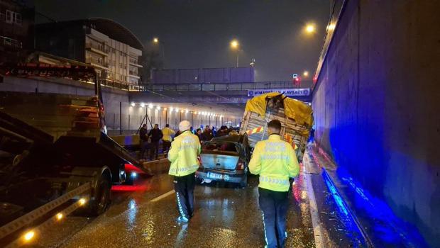 Bursa'da zincirleme kaza: 1 ölü, 4 yaralı