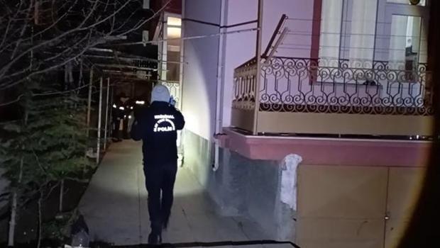 Çorum'da 26 yaşındaki genç evinde ölü bulundu! Misafirliğe gelen arkadaşı gözaltına alındı