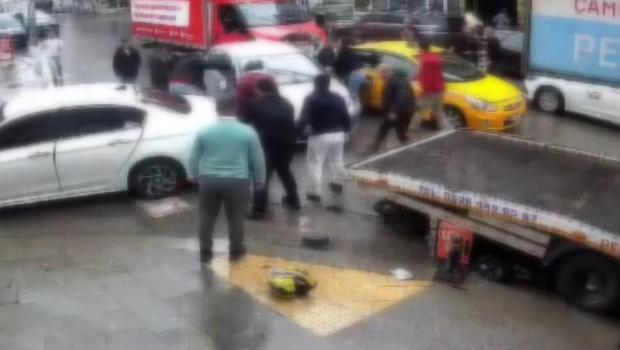 Dikiz aynasını kıran kuryeyi otomobiliyle ezmişti... İlk ifadesi ortaya çıktı! Gözü dönmüş sürücü tutuklandı