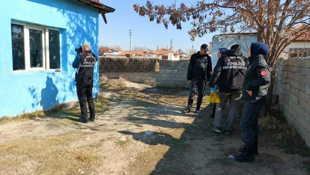 Karaman'da dehşet! Silahlı ve taşlı saldırıdan 3 torunuyla evinin banyosuna saklanarak kurtuldu