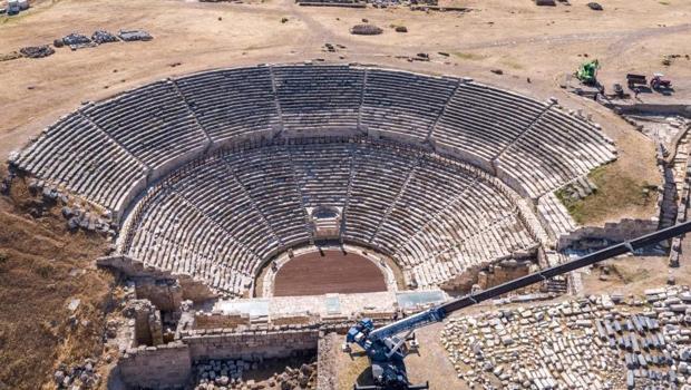 Laodikya antik kenti 2 bin 200 yıl öncesine döndü