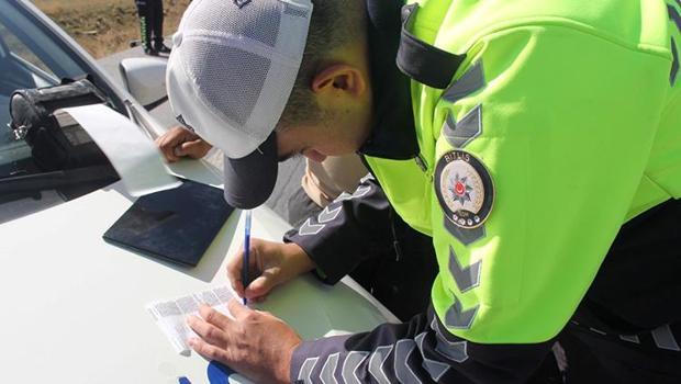 Bakan Yerlikaya 'ihmal etmeyin' diyerek uyardı... Denetimler sürüyor: 528 bin sürücüye işlem yapıldı