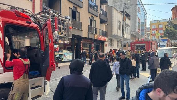 Esenyurt'ta 4 katlı aparmanda yangın paniği