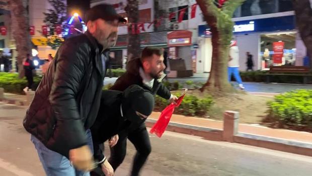 İmamoğlu protestosunda polisin bayrak hassasiyeti