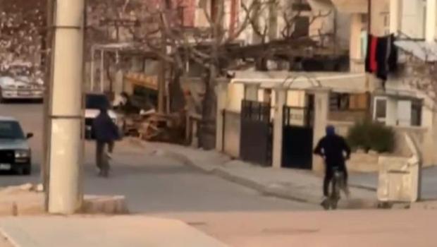 Karaman'da eve molotof kokteylli saldırı: Cep telefonu anbean görüntüledi