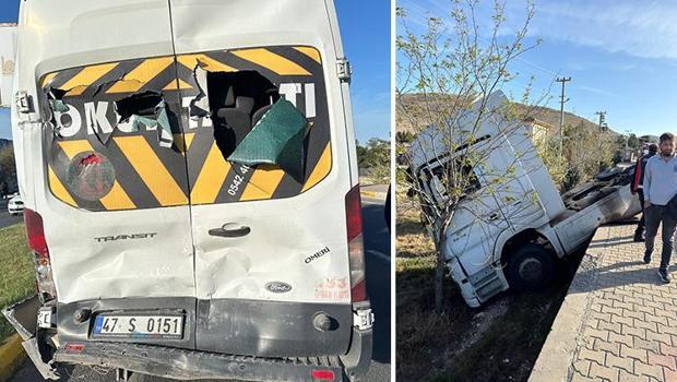 Mardin’de TIR, minibüse çarptı! 2 kişi yaralandı