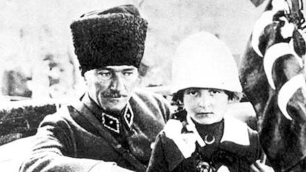 23 Nisan’ı Çocuk Bayramı yapan fotoğraf