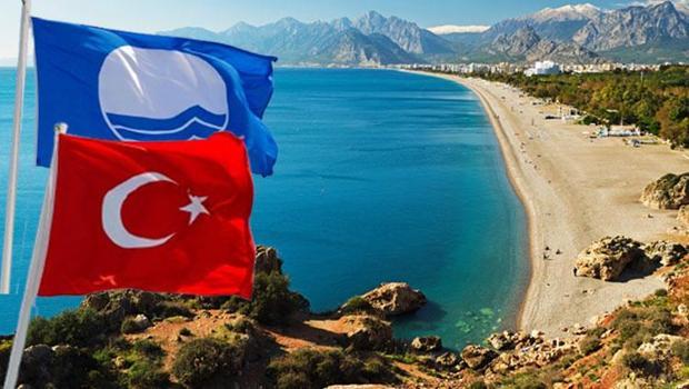 2025 Mavi Bayraklı plajlar listesinde dünya üçüncülüğünü koruduk! Üstelik listeye sürpriz iller de dahil oldu… İşte en popüler Mavi Bayraklı 10 halk plajı