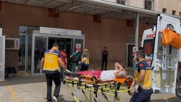 "Camide minibüs yıkama" uyarısı kavgayla bitti, muhtar yaralandı