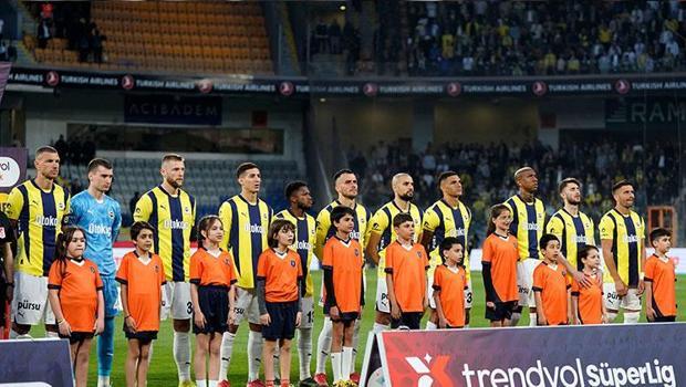 Fenerbahçe'ye 2 yıldızından kötü haber!