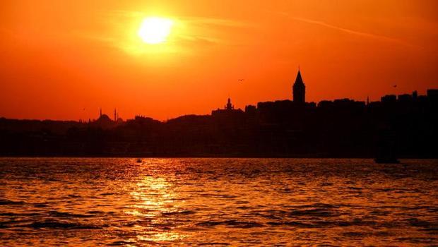 Prof. Dr. Orhan Şen, İstanbul için tarih verdi: Önce yaz sıcağı sonra kuvvetli yağış! | İki kent için alarm: 80 yıl önceki rekor kırılabilir