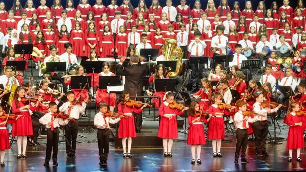 Cumhurbaşkanlığı Çocuk Orkestrası ve Korosu İstanbul'daki ilk konserini AKM'de verdi