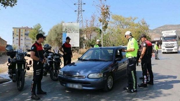 İzmir'de 496 kişi gözaltına alındı