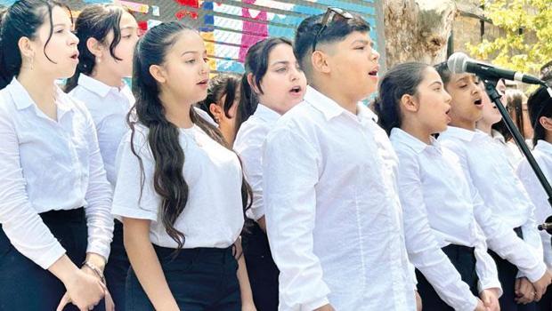 Kuştepe Çocuk Korosu Darülaceze’de konser verdi... 7’den 77’ye şarkılar...