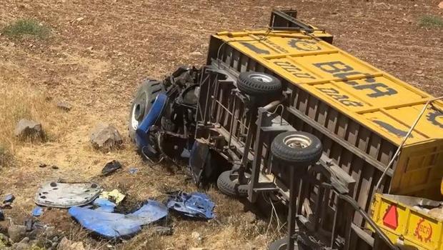Şanlıurfa'da feci kaza! Römorkun altında kalan 2 kişi hayatını kaybetti