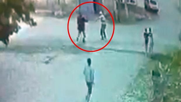 93 yaşındaki dayı dehşet saçtı! Köy meydanında bastonla kovalayıp yeğenini vurdu