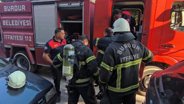 Burdur'da iş merkezinde çıkan yangın kısa sürede söndürüldü