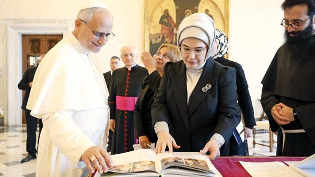 Emine Erdoğan Papa’yla görüştü