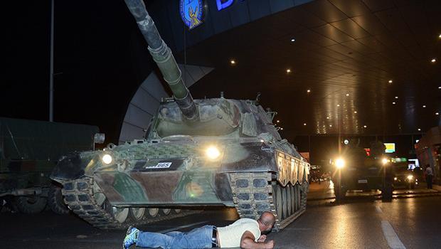 Her biri, bir kahramanlık destanına sahne oldu: 15 Temmuz gecesinin kritik noktaları