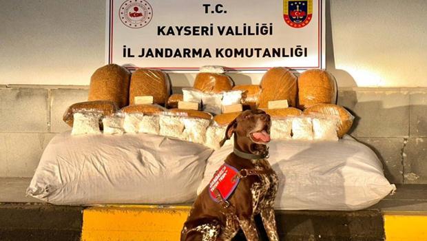 Kayseri'de yolcu otobüsünde 450 kilogram kaçak tütün ele geçirildi