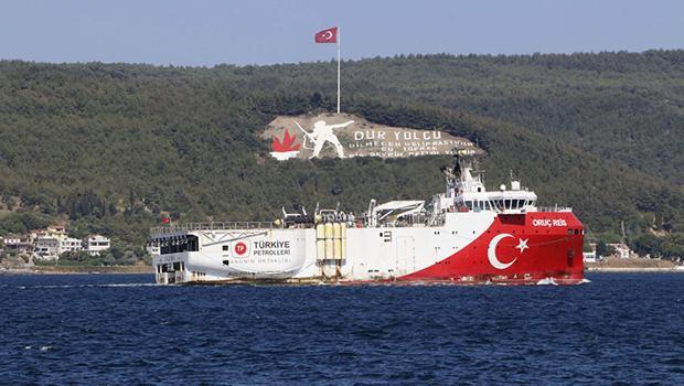 Oruç Reis Sismik Araştırma Gemisi, Çanakkale Boğazı'ndan geçti