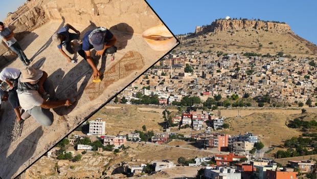 Sıcaklığın 45 dereceyi aştığı Mardin'de kazı çalışmaları devam ediyor: Açığa çıkarttığımız için mutluyuz