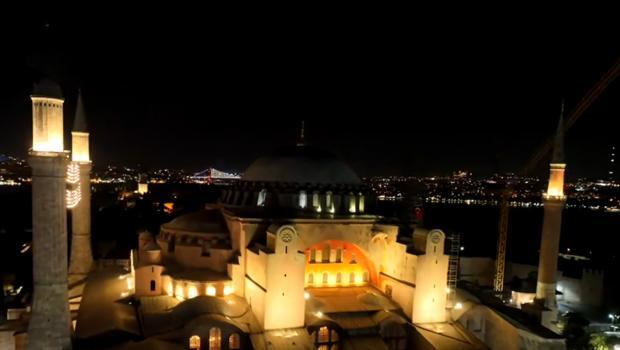 Son dakika... 15 Temmuz'un yıl dönümünde tüm Türkiye'de 253 şehidin anısına selalar okundu