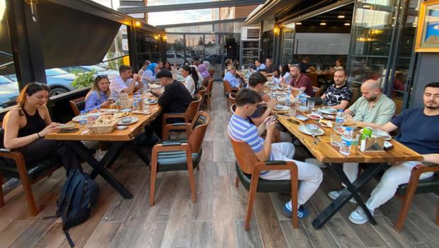 Van Kültür Yolu Festivali esnafın yüzünü güldürdü: "Dört aylık işi bir haftada yaptık"