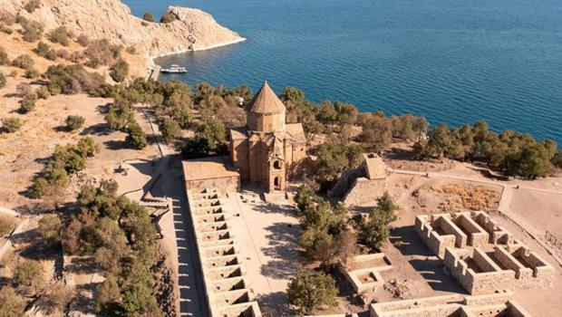 Van Kültür Yolu Festivali sanatla kapılarını açtı: 300 etkinlik, 9 günlük şölen