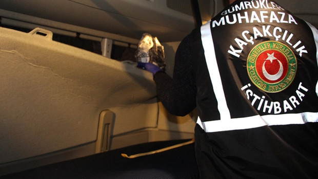 1 haftada 1 ton 375 kilo uyuşturucu yakalandı