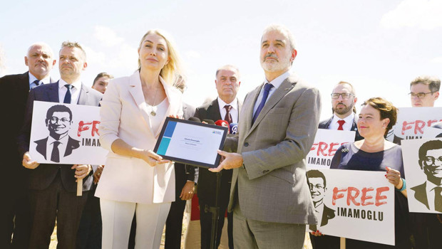 İmamoğlu’na Avrupa’dan destek