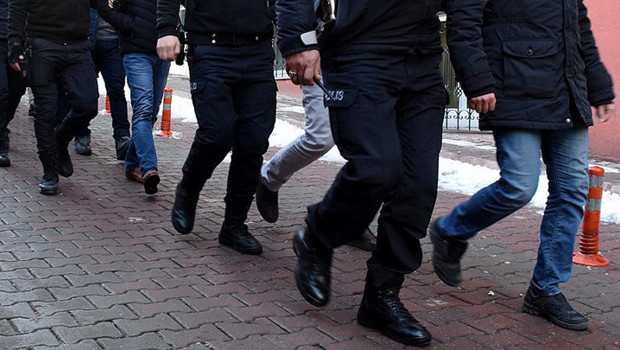 Piyasa değeri 1 milyar 250 milyon lira... Kapalıçarşı’da 23 iş yerine 'kaçak pırlanta' operasyonu: 40 gözaltı