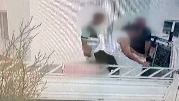 Uzaklaştırma kararını hiçe saydı... Ev boşken girdi tüm eşyaları götürdü