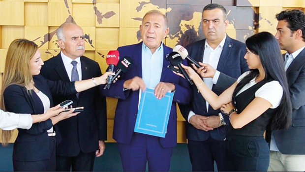 CHP İstanbul’da başvuru tartışması