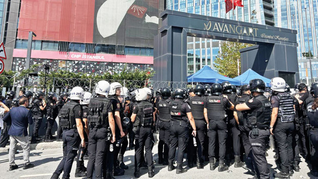 CHP İstanbul’da makam savaşı