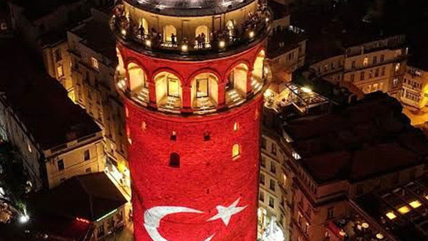 Galata Kulesi'nden milli maç heyecanı