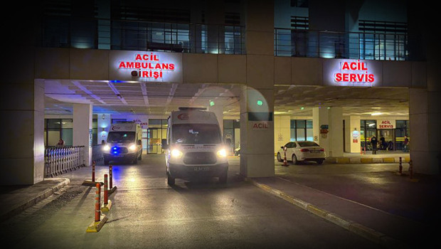 Her satırı korkunç! 'Yemeğe siyanür kattım' dedi, aileye dehşeti yaşattı... Annesine baltayla, ağabeyine bıçakla saldırdı, evi yaktı