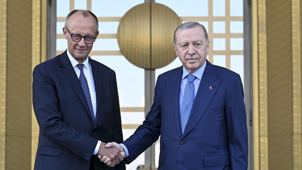 Almanya Başbakanı Merz Ankara'da... Cumhurbaşkanı Erdoğan resmi törenle karşıladı