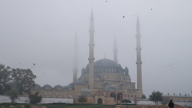 Edirne ve Tekirdağ'da sis etkili oluyor