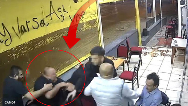 Herkesin ortasında husumetlisini vurdu! Saldırı anbean kamerada