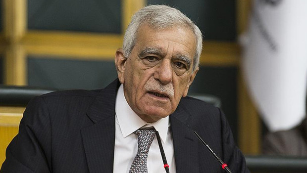 Son dakika... Ahmet Türk, 'Örgüt propagandası yapmak' suçundan yargılandığı davada beraat etti