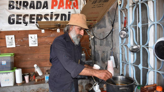 Tabeladaki yazıyı gören geliyor! Resmen bedava veriyor | 'Böyle bir yeri Türkiye'nin başka hiçbir yerinde görmedim'