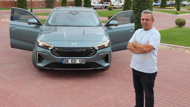 Togg T10F'i kentte alan ilk kişi oldu! Görenler bir daha bakıyor: Lüks araçlar kullandım ama bu daha konforlu