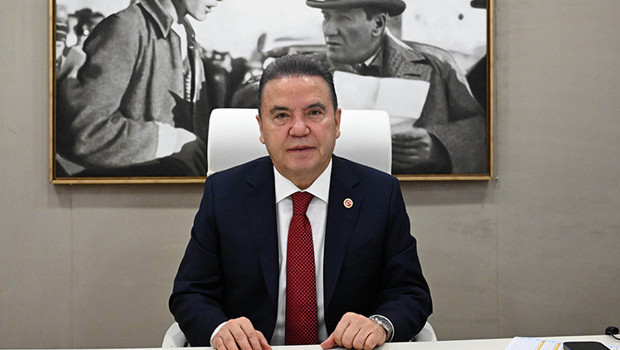 Ameliyat kararı verilmişti | Muhittin Böcek hastaneye getirildi