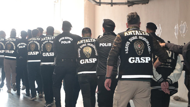 Çok sayıda mağdur var: Fotoğraftaki kadına 'vurulup' hayatlarının şokunu yaşadılar