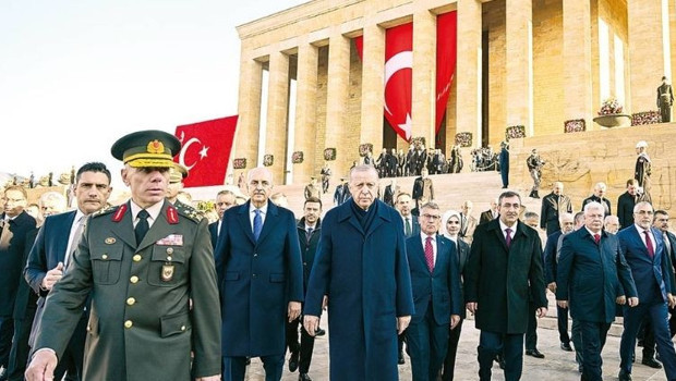 Devletin zirvesi Ata’nın huzurunda