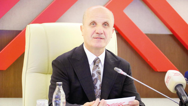 Üniversiteden 3 yılda mezuniyet seneye